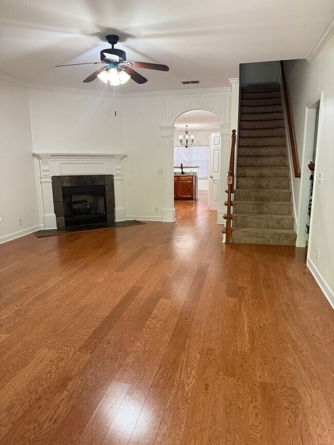 Foto del edificio - 2136 Cason Ln