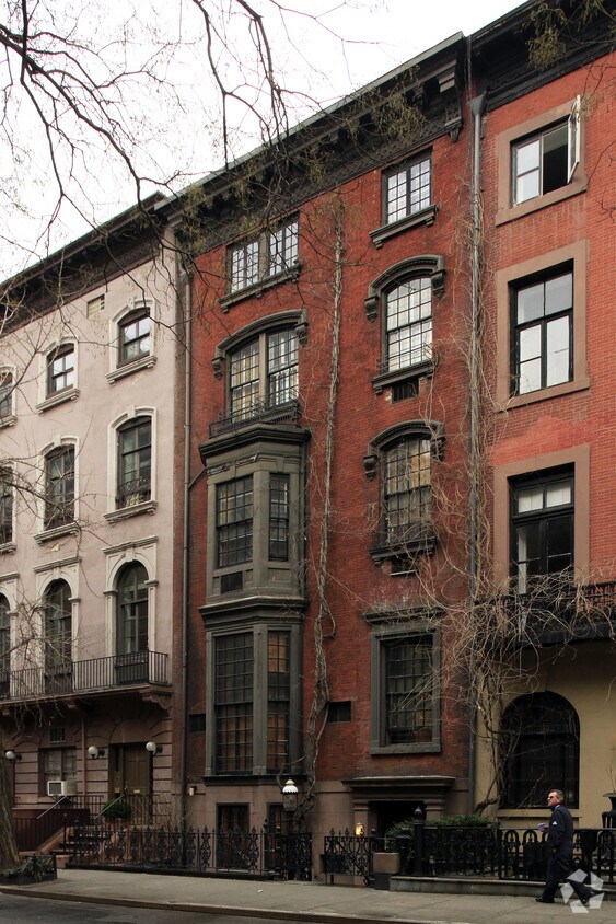 Building Photo - 17 W 9th St