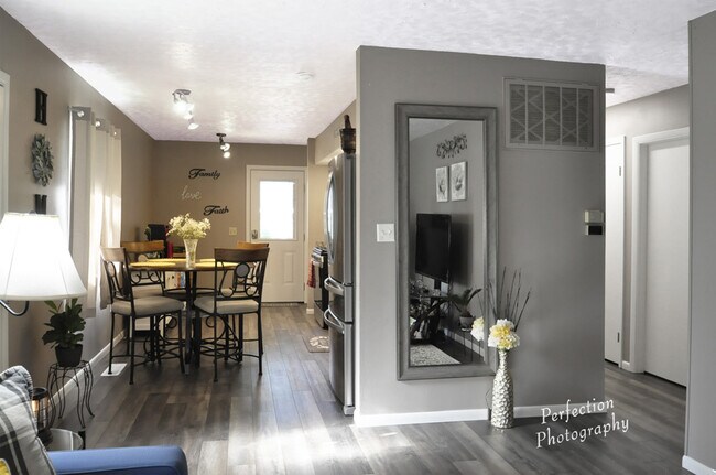 Eat-In Kitchen - 501 Morton St
