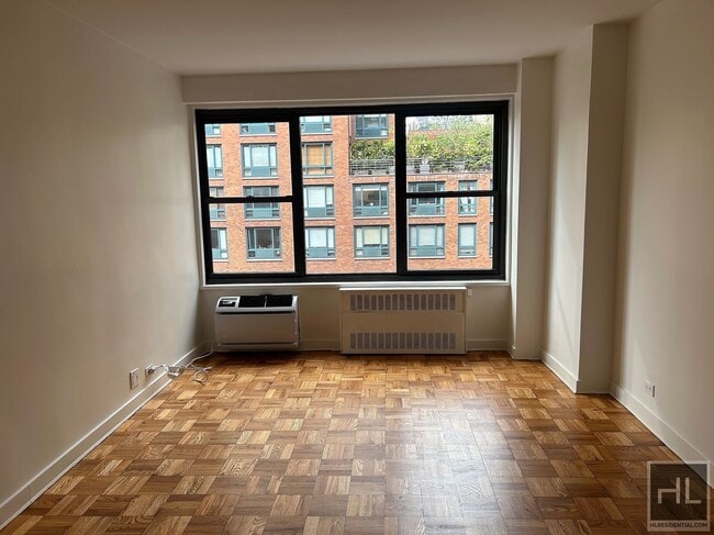 Building Photo - Fourth Avenue
