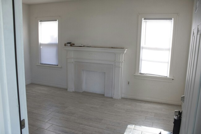 Foto del edificio - 2420 NE 25th St
