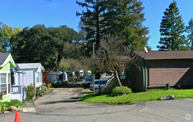 Building Photo - 6070 Old Redwood Hwy