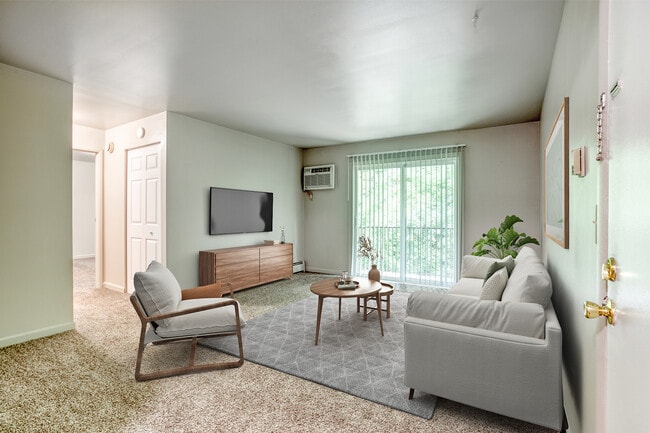 Living Area/Hallway - Richmond Hills Apartments