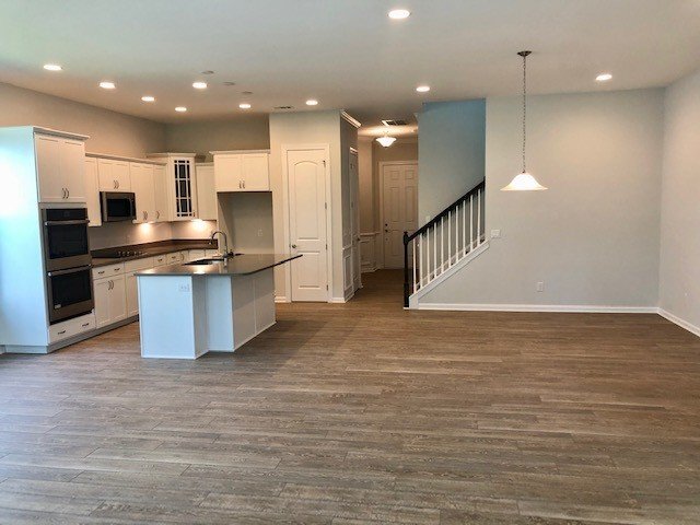 Building Photo - Hampton Lake Rental!