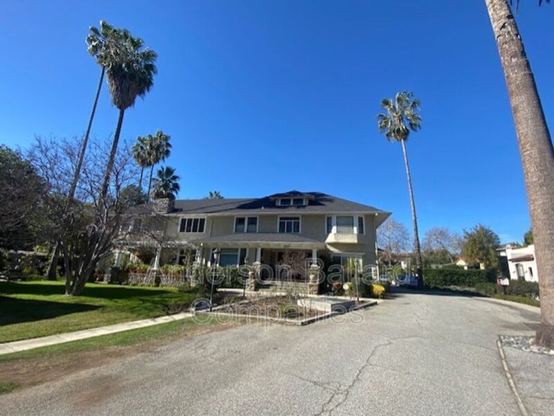 Primary Photo - 397 S El Molino Ave