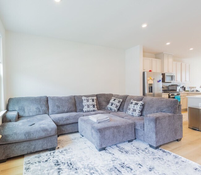 Foto del edificio - Beautiful 3 BR/3.5 BA Townhome in Hanover!