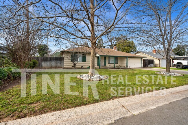 Building Photo - 2407 Sandringham Rd