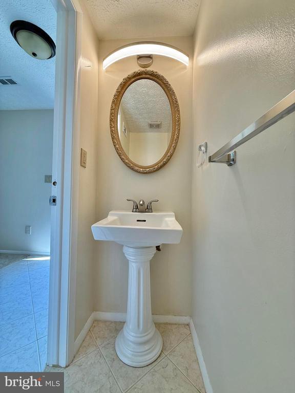 Building Photo - 8440 Rocky Knob Ct