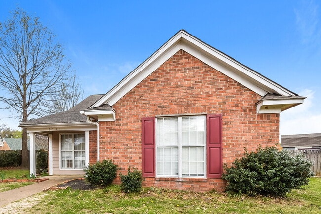 Building Photo - 7711 Iris Cove