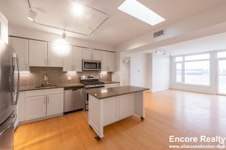 Building Photo - 77 New St