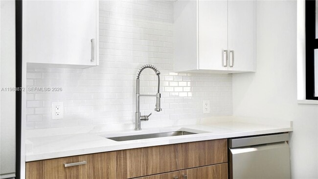 Building Photo - 1119 W Las Olas Blvd