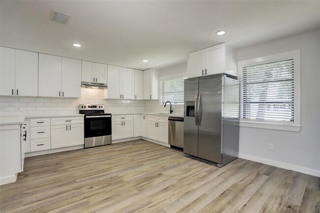 Foto del edificio - 101 Tanglewood Dr