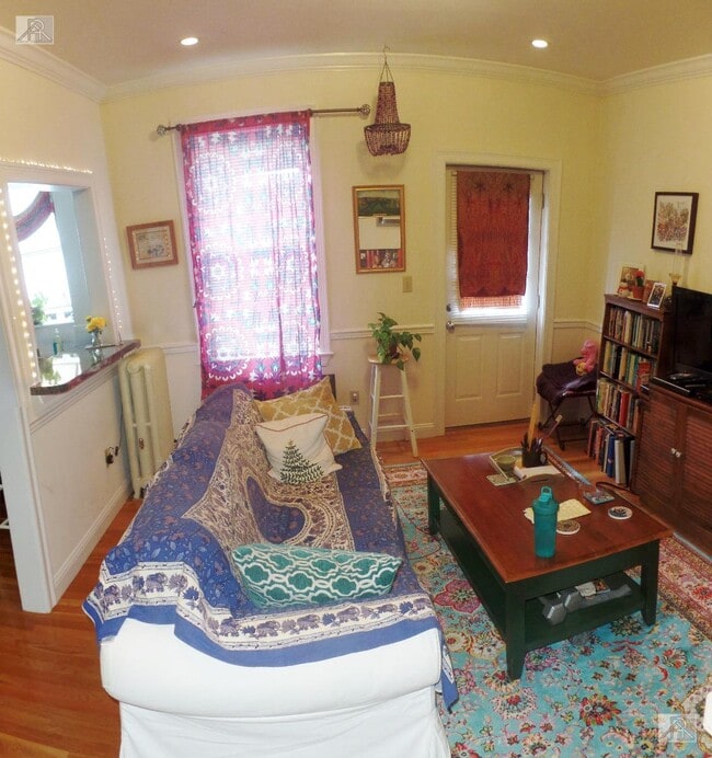 Building Photo - 4 Park Vale Ave