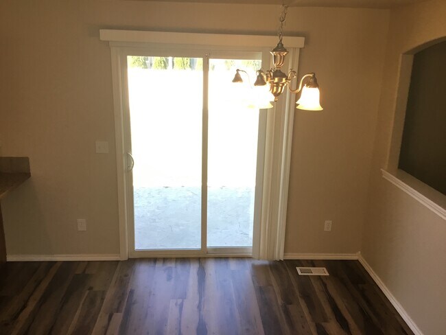 Foto del edificio - Beautiful & Spacious Four Bedroom Meridian Home!!!