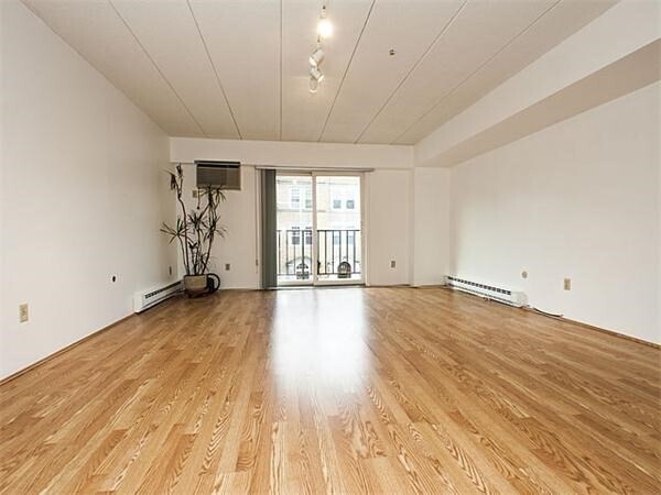 Foto principal - 125 Pleasant St