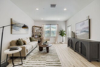 Building Photo - Magnolia at Palm Bay