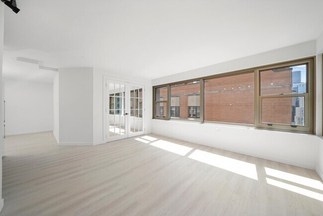 Foto del edificio - 247 E Chestnut St