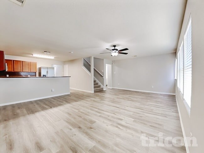 Building Photo - 3347 Apple Dale Dr