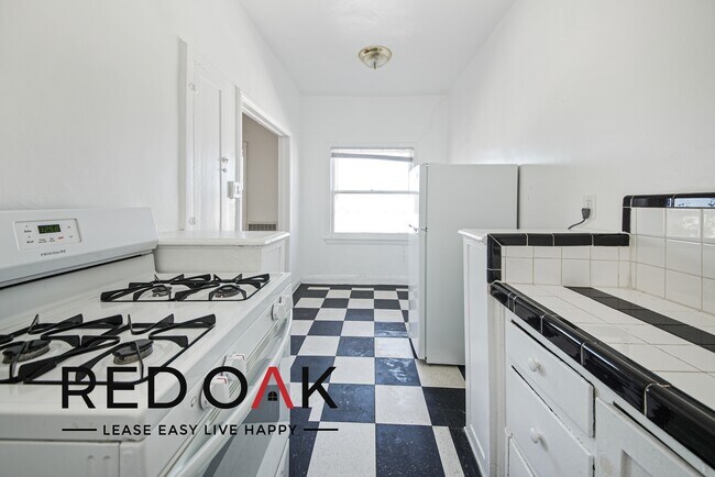 Foto del edificio - ~1 Month FREE~ Fantastic Studio with Large...