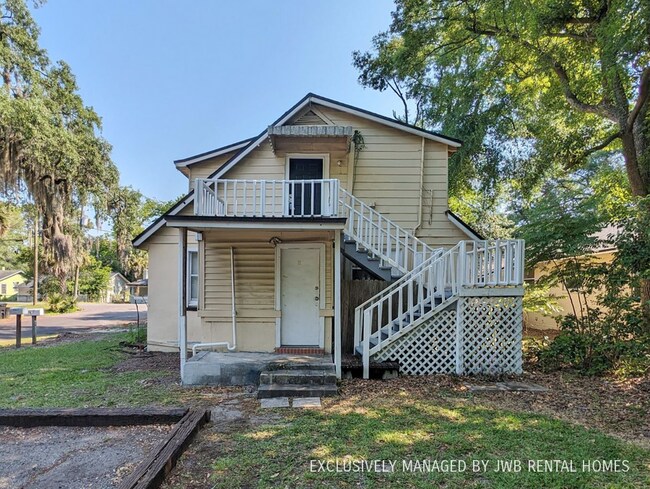 Building Photo - 3933 Boulevard