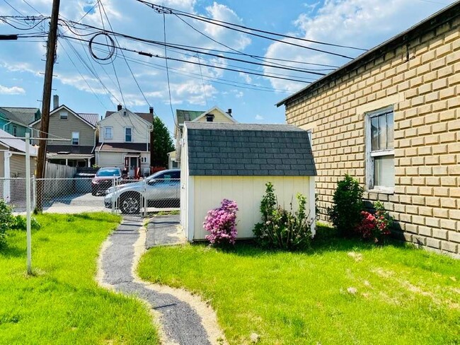 Foto del edificio - 2318 6th Ave