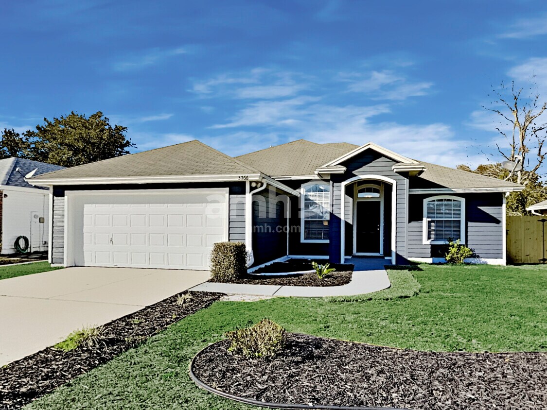 Foto principal - 3766 Woodbriar Dr