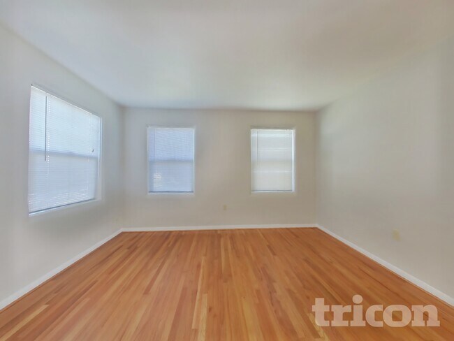 Building Photo - 342 Camellia Way