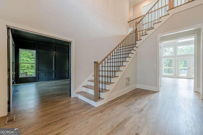 Building Photo - 2555 Chattahoochee Ln