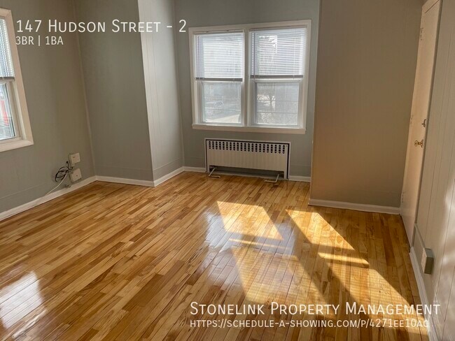 Building Photo - 147 Hudson Street