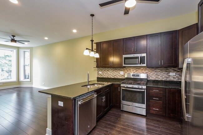 Foto del edificio - 6420 S Greenwood Ave