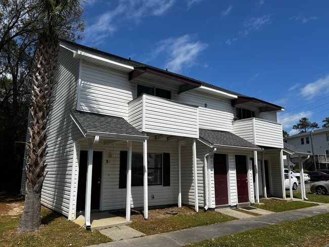 Building Photo - Unfurnished, One Bedroom, First Floor Condo in Myrtle Beach! Available Now!