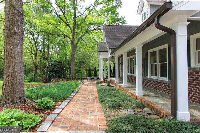 Building Photo - 1365 Timberland Dr