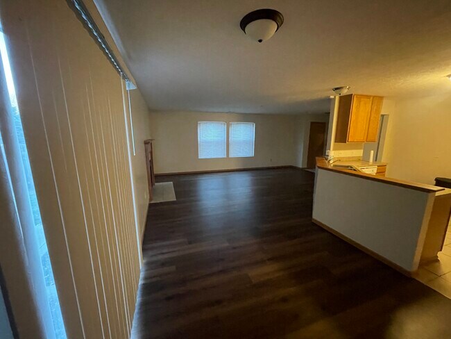 Foto del edificio - 2462 Ashpoint St