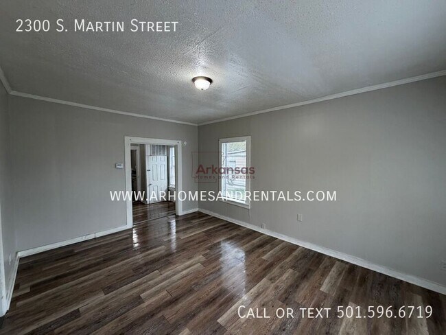 Building Photo - 2300 S Martin St