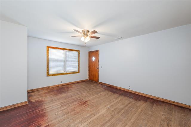 Building Photo - 108 SE Tarrant Ave