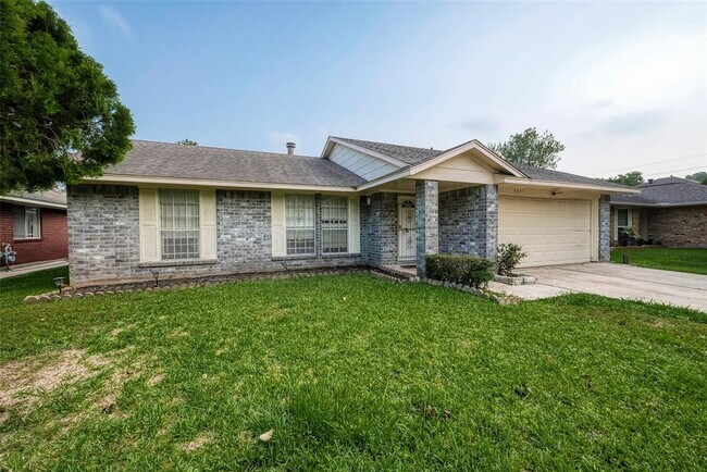 Building Photo - 7927 Log Hollow Dr