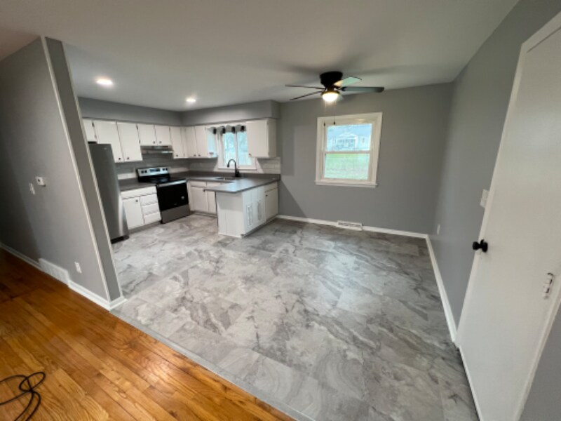 Foto principal - 615 Sunny Ln