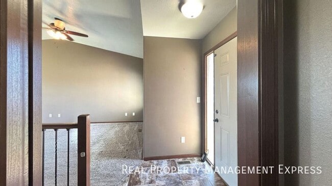 Building Photo - Spacious 4-Bedroom Home with Open Floor Plan
