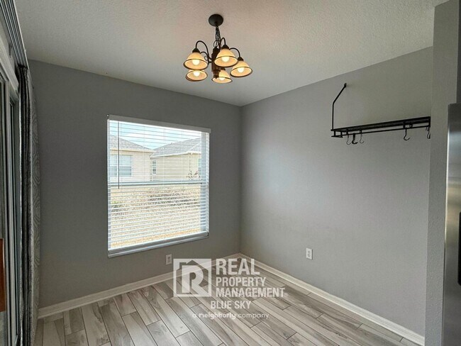 Foto del edificio - 5238 Gato Del Sol Cir