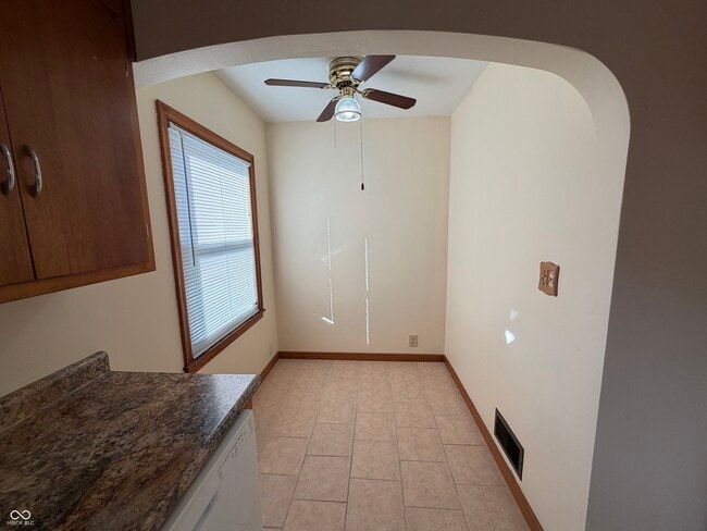 Foto del edificio - 1437 N Leland Ave