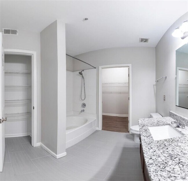 Foto del edificio - 2700 Pine Tree Rd NE