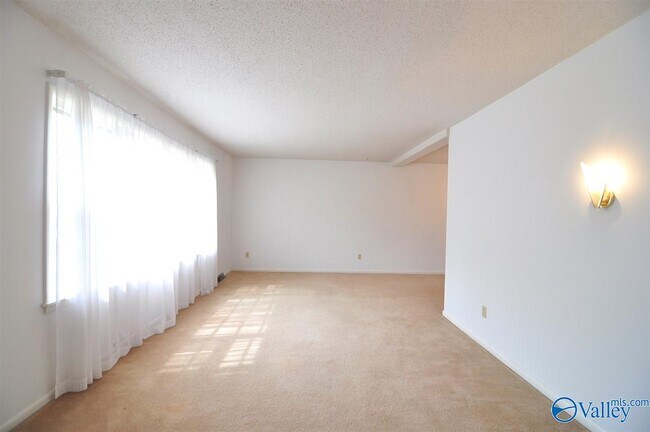 Foto del edificio - 2505 Lancelot Dr SE