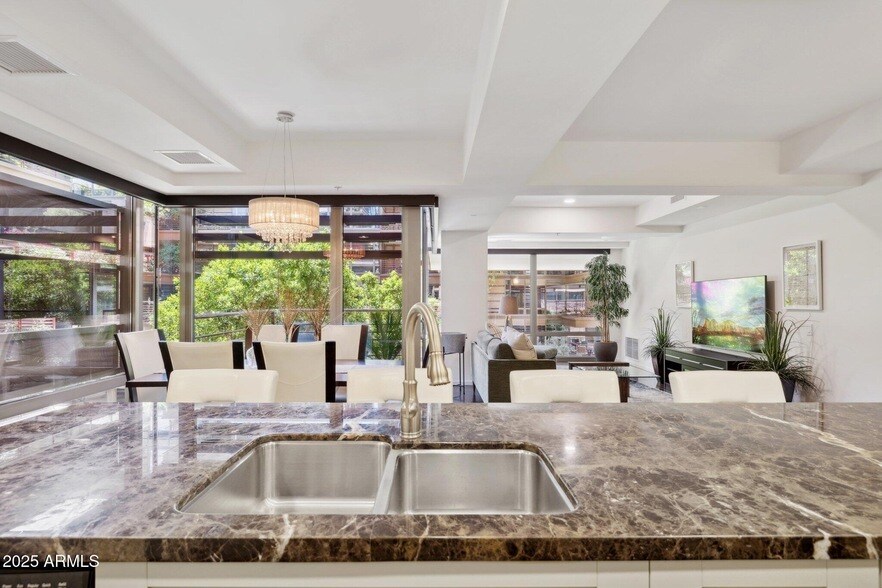 Foto principal - 7151 E Rancho Vista Dr