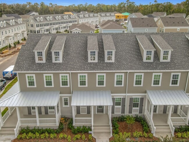 New Luxury Townhome in Celebration, FL Corner unit. All porcelain tiled floors. Aleutian model ... - New Luxury Townhome in Celebration, FL Corner unit.  All porcelain tiled floors.  Aleutian model ...