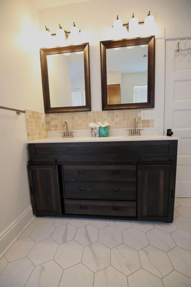 Foto del edificio - 310 E Beck St