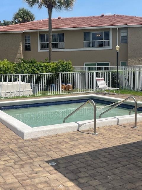 Foto del edificio - 1030 Twin Lakes Dr