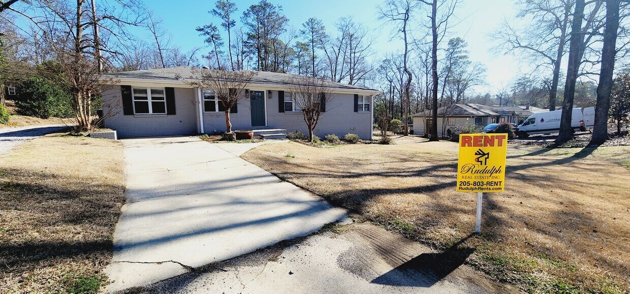 Foto principal - 4025 North Cahaba Drive, Vestavia, Alabama...