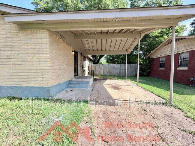 Building Photo - 2298 Dells Ave