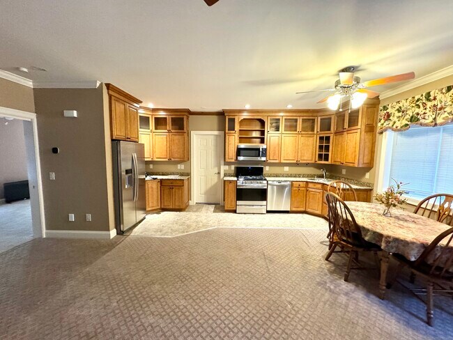 Foto del edificio - 96 Valley Stream Ln
