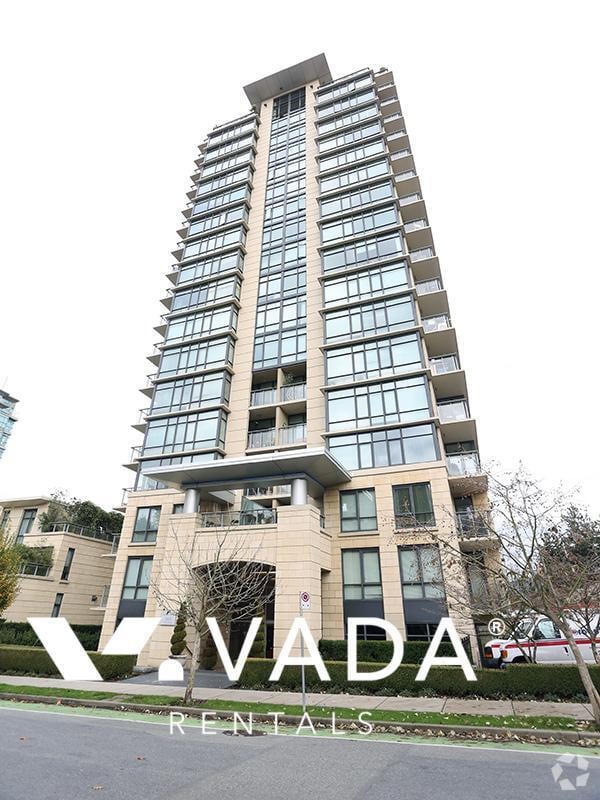 Building Photo - 1863 Alberni St